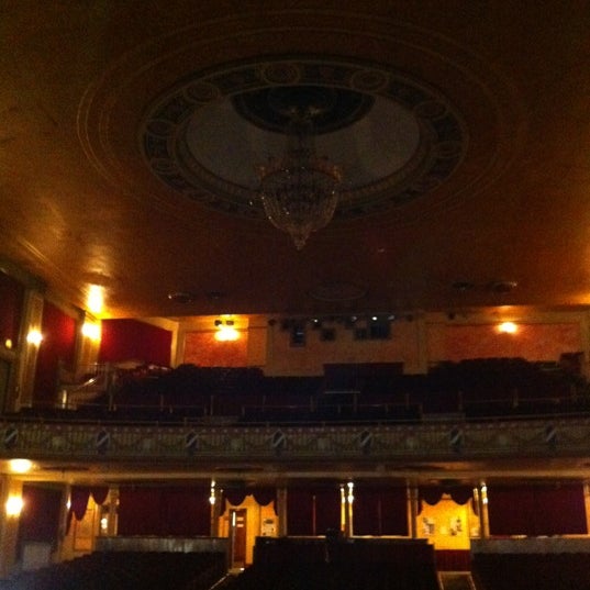 5/14/2012에 Shannon A.님이 Riviera Theatre &amp; Performing Arts Center에서 찍은 사진