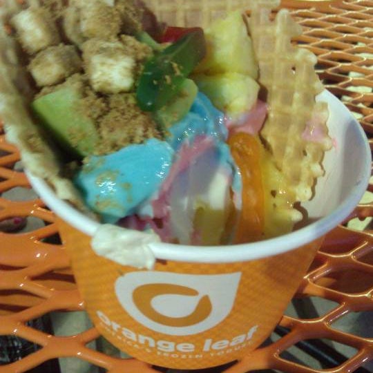 5/15/2012にQaniah D.がOrange Leaf Frozen Yogurtで撮った写真