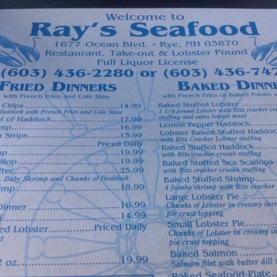 Photo prise au Ray&#39;s Seafood Restaurant par Bob S. le8/13/2012