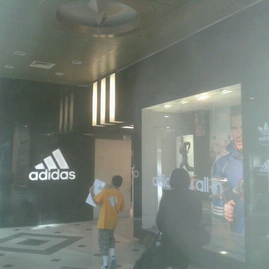 adidas original mall marina arauco viña del mar