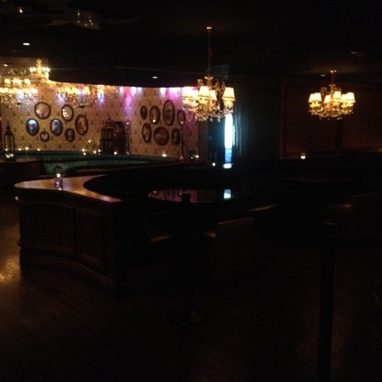รูปภาพถ่ายที่ CatHouse Boutique Nightclub / Doohan&#39;s Bar &amp; Lounge โดย Justino S. เมื่อ 8/30/2012
