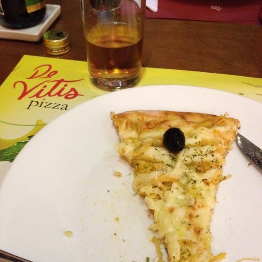 Foto tirada no(a) De Vitis Pizza por Gabriel T. em 6/1/2012