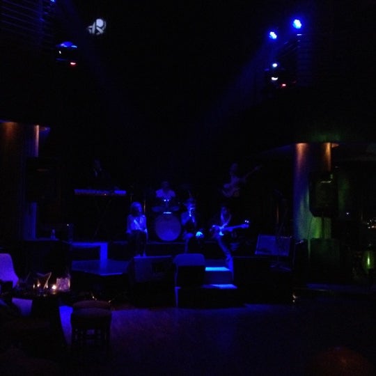 Foto tomada en Level 23 Nightspot &amp; Wine Bar  por 🚓 . el 7/15/2012