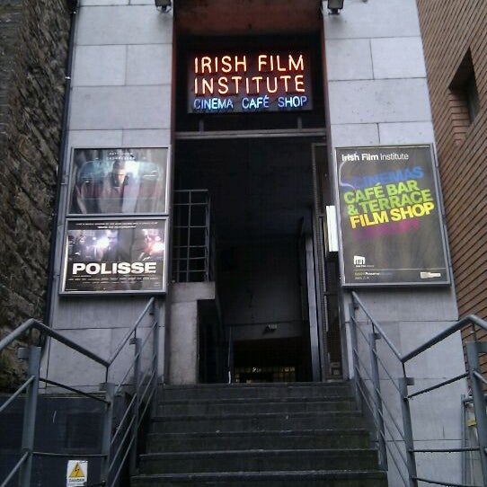 รูปภาพถ่ายที่ Irish Film Institute (IFI) โดย Sam B. เมื่อ 6/8/2012