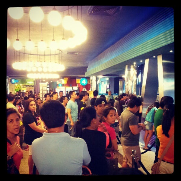 Alabang Town Center Cinemas 8997人の訪問者 から 105個のTips 件