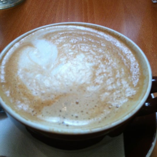 Photo taken at Cassatt&#39;s Kiwi Cafe &amp; Gallery by Stacey on 6/24/2012