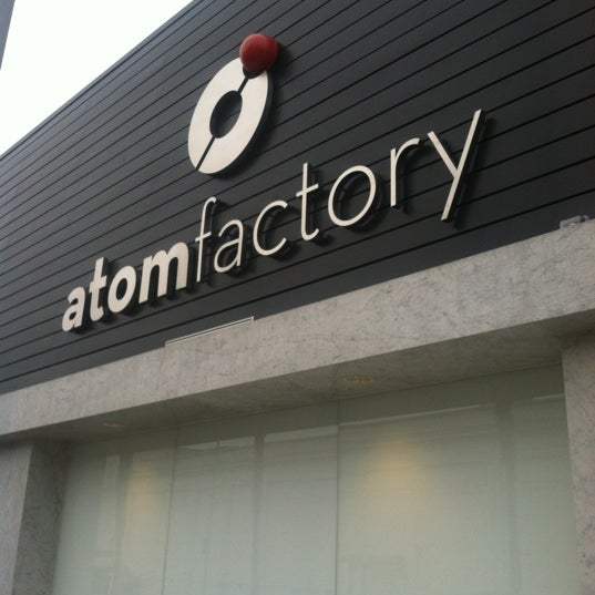 2/25/2012 tarihinde meghan m.ziyaretçi tarafından Atom Factory'de çekilen fotoğraf
