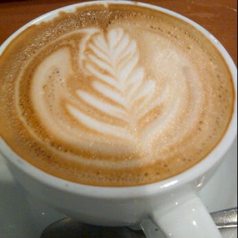 Foto tirada no(a) Bru Coffeebar por Sandra M. em 3/14/2012