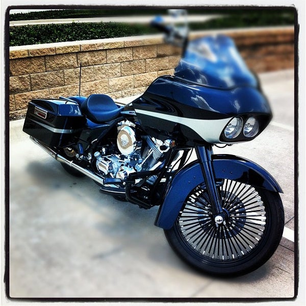 7/13/2012 tarihinde Odin C.ziyaretçi tarafından Maverick Harley-Davidson'de çekilen fotoğraf