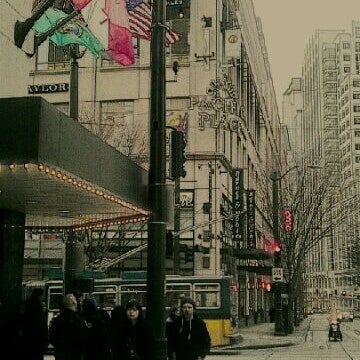 Photo taken at The Roosevelt Hotel by ✈--isaak--✈ on 4/13/2012