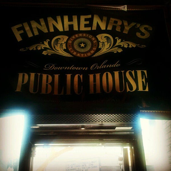 Photo prise au Finnhenry&#39;s par Daniel C. le4/4/2012