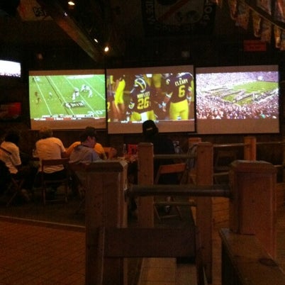 Photo taken at Scorekeepers Sports Grill and Pub by Emily D. on 9/8/2012