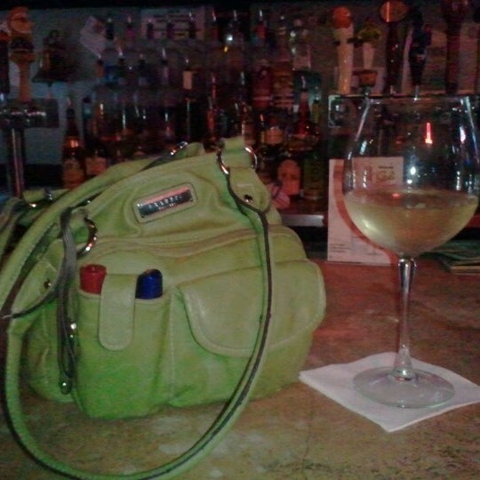 Foto diambil di The Anchor Bar oleh Clarissa G. pada 8/31/2012
