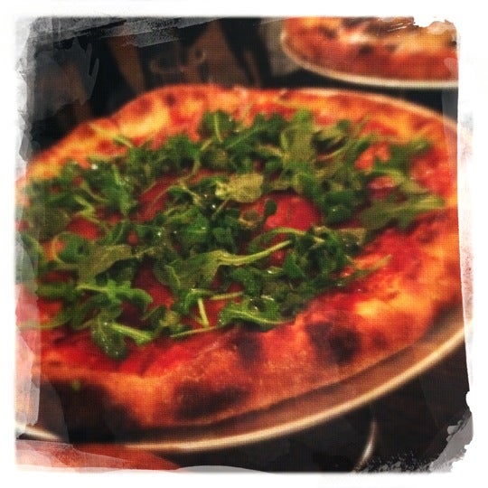 Foto tirada no(a) Gioia Pizzeria por Penelope M. em 6/13/2012