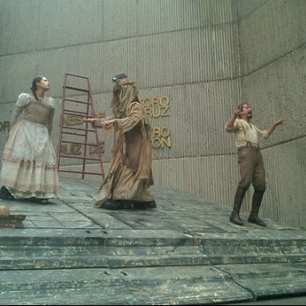 Снимок сделан в Foro Sor Juana Inés de la Cruz, Teatro UNAM пользователем Hector Z. 3/31/2012