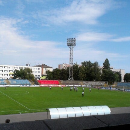 Стадион Авангард Крутинка