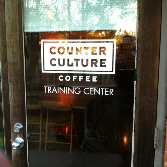 รูปภาพถ่ายที่ Counter Culture Coffee โดย Brian L. เมื่อ 2/13/2012