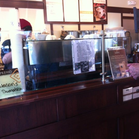 Foto scattata a Peet&#39;s Coffee &amp; Tea da Frank R. il 3/8/2012