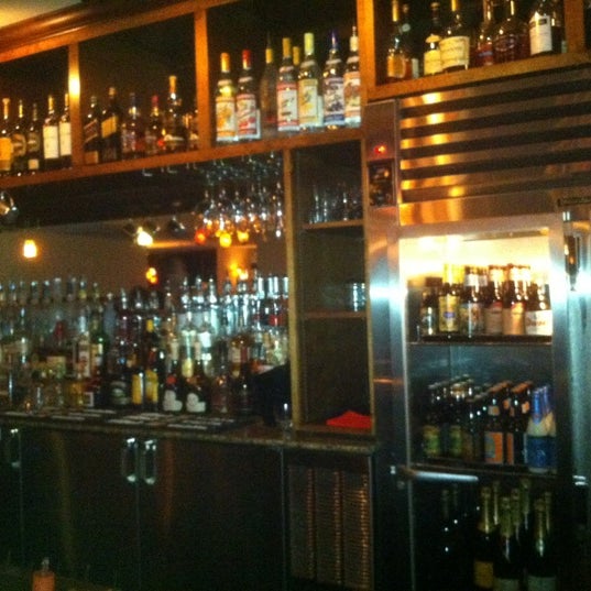 Photo prise au Libby&#39;s Cafe &amp; Bar par Geoffrey F. le7/13/2012
