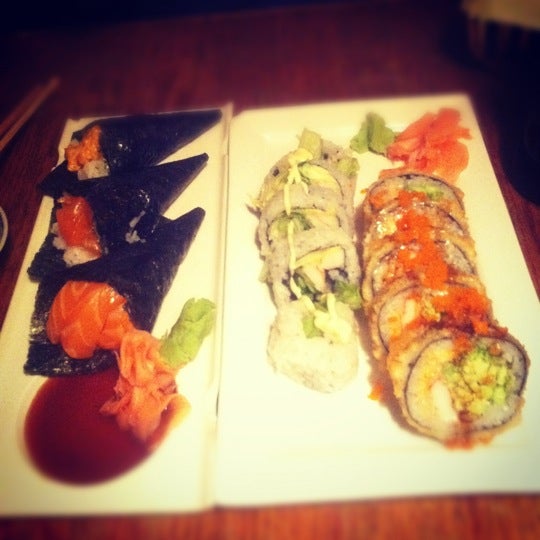 รูปภาพถ่ายที่ Sushi Park โดย Ophelia T. เมื่อ 5/18/2012