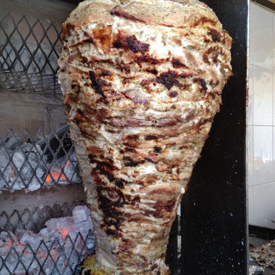6/11/2012 tarihinde Eduardo P.ziyaretçi tarafından El Saudí Tacos y Tortas Arabes'de çekilen fotoğraf