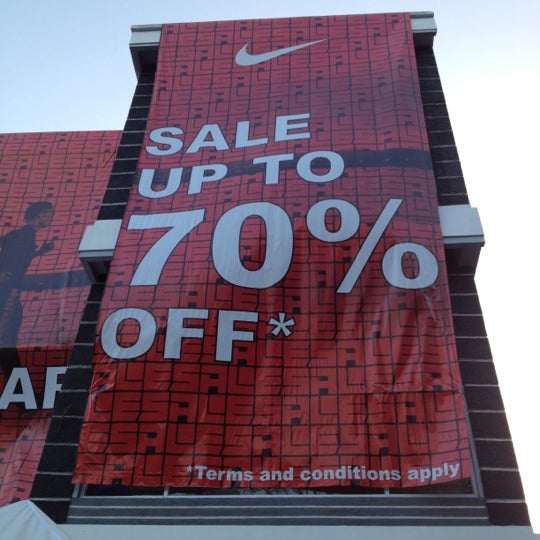 Photos at Nike Warehouse - 3 tips