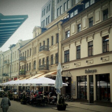 Снимок сделан в Виленская улица пользователем Vytautas J. 7/11/2012