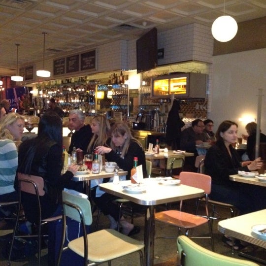 5/7/2012 tarihinde John N.ziyaretçi tarafından The Bowery Diner'de çekilen fotoğraf