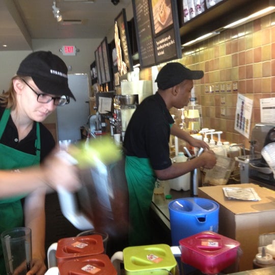 Starbucks Roseland'da Kahve Dükkanı