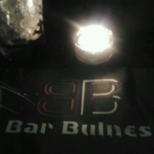 Foto diambil di Bar Bulnes oleh Claudio G. pada 2/18/2012