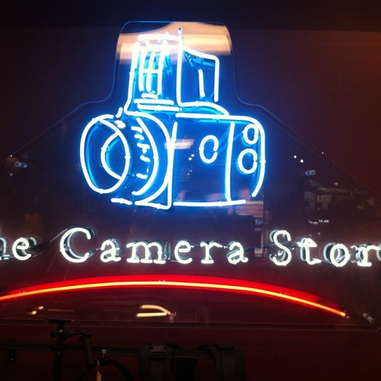 6/18/2012にBenedict S.がThe Camera Storeで撮った写真
