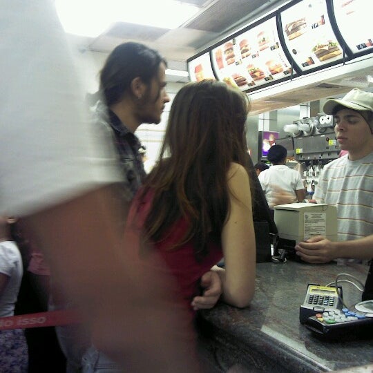 Foto tomada en McDonald&#39;s  por Fernando F. el 9/9/2012
