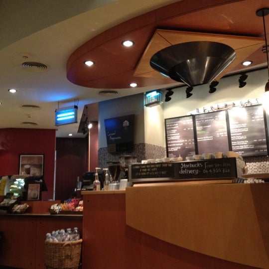 Das Foto wurde bei Starbucks von Ayu C. am 2/16/2012 aufgenommen