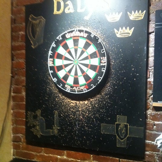 Foto diambil di Daly&#39;s Pub oleh Chris W. pada 8/1/2012