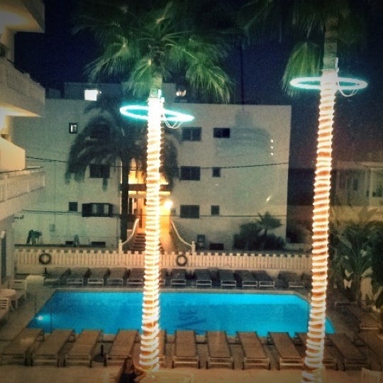 8/19/2012 tarihinde Gloria F.ziyaretçi tarafından Hotel Es Vivé'de çekilen fotoğraf