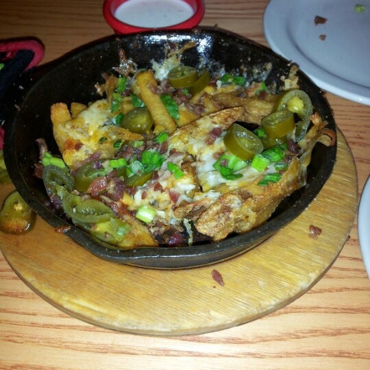 Photo taken at Chili&#39;s Grill &amp; Bar by Monica G. on 8/28/2012