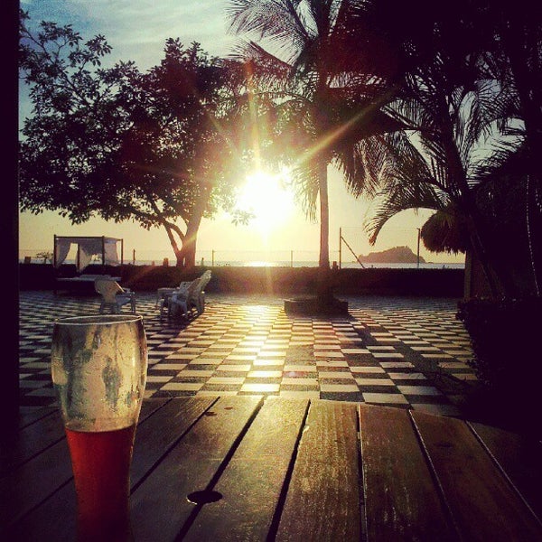 Foto tirada no(a) Tamacá Beach Resort Hotel por Douglas G. em 7/17/2012