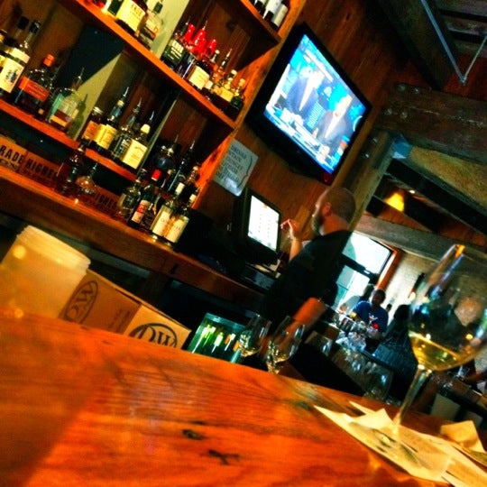 Снимок сделан в Avo Restaurant &amp; Dram Whiskey Bar пользователем Nic O. 7/10/2012