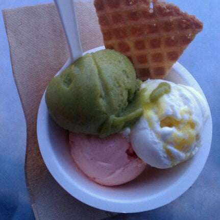 Photo taken at Jeni&#39;s Splendid Ice Creams by Sonja R. on 6/14/2012
