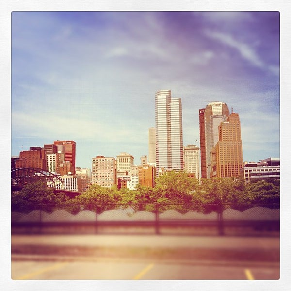 Park grained eastpark. H e park. эммануэлевский парк скульптуры пятигорск скульптуры. Amity park играют в.