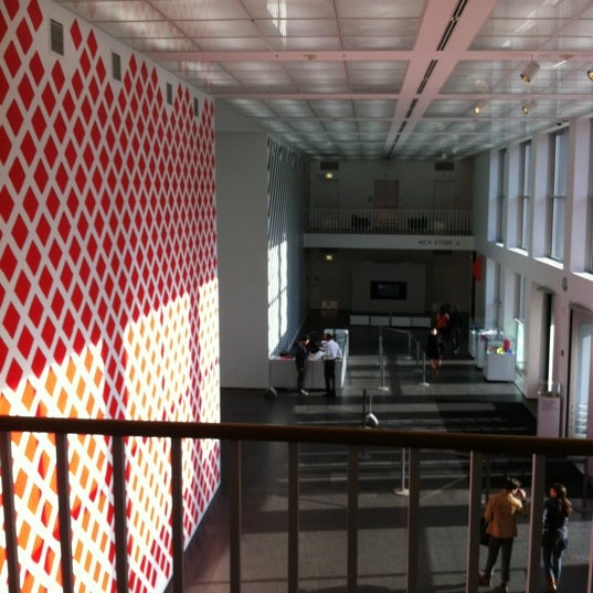 Photo taken at Museum of Contemporary Art Chicago by Ryan J. on 4/3/2012