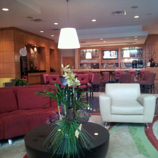 2/3/2012 tarihinde Zia H.ziyaretçi tarafından Embassy Suites by Hilton'de çekilen fotoğraf