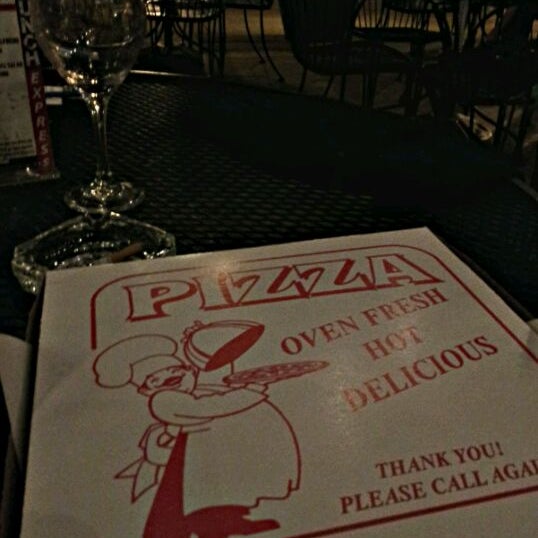 Foto tirada no(a) ParQ Pizza + Bar por James S. em 5/26/2012