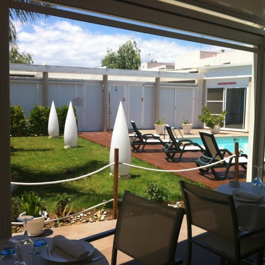 รูปภาพถ่ายที่ Hotel Restaurant l&#39;Algadir del Delta โดย Cynthia D. เมื่อ 6/10/2012