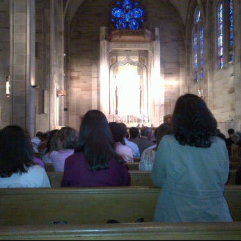 รูปภาพถ่ายที่ Cathedral of Christ the King โดย Ricardo de la Cruz M. เมื่อ 3/25/2012