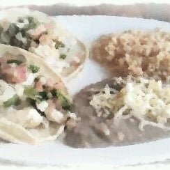 รูปภาพถ่ายที่ Papacito&#39;s Mexican Grill โดย Sean K. เมื่อ 3/18/2012