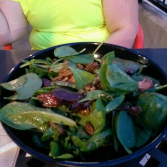 Photo taken at Treza Fine Salad &amp; Wood-Fired Pizza Co by Kevin W. on 5/23/2012