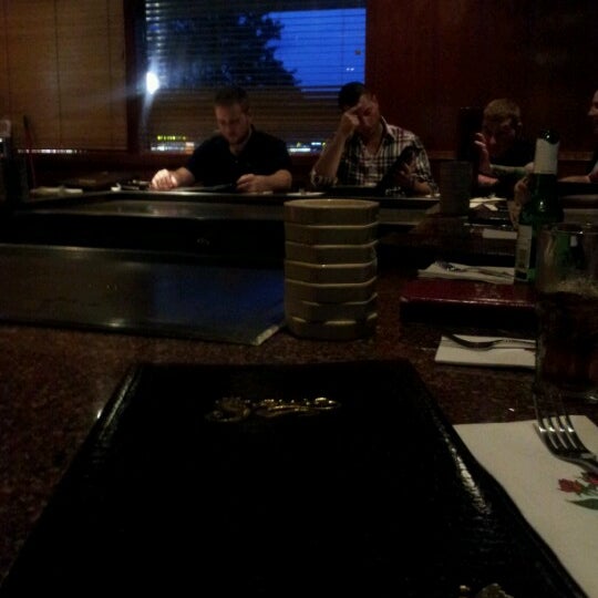 7/12/2012 tarihinde Adam L.ziyaretçi tarafından Sawa Hibachi Steakhouse &amp; Sushi Bar'de çekilen fotoğraf