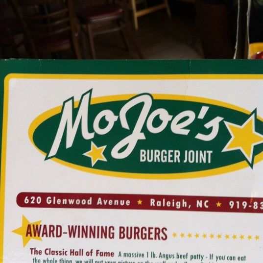 รูปภาพถ่ายที่ MoJoe&#39;s Burger Joint โดย Clem S. เมื่อ 5/12/2012