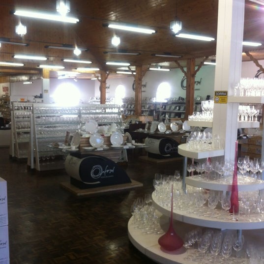 Photo taken at Oxford Porcelanas by Emerson N. on 3/24/2012